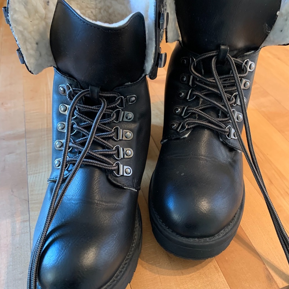 MIA BLACK WOMEN’S FLEECE BOOTS- COMBAT STYLE 9M